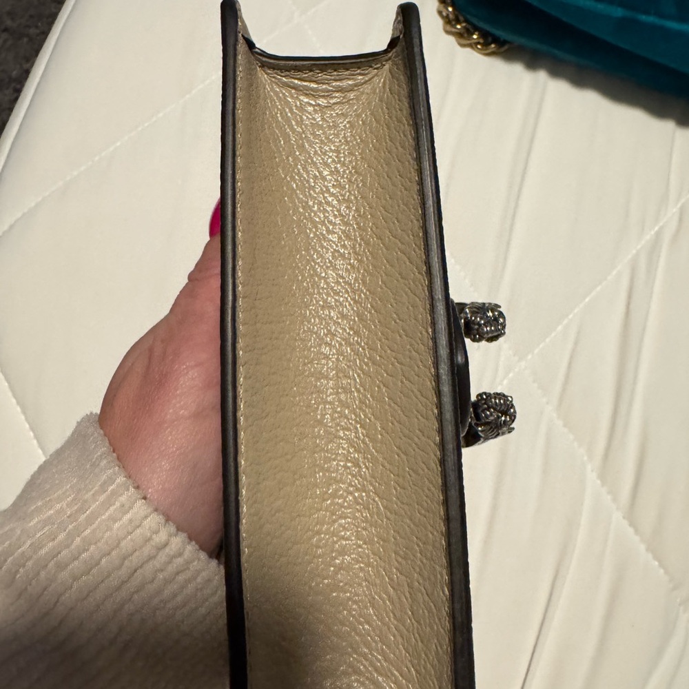 Gucci Beige GG Supreme Mini Crossbody with Silver-Tone Hardware - Picture 8 of 10